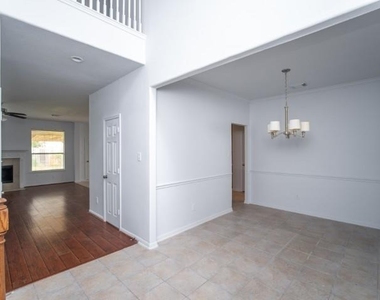 2322 Cool Springs Lane - Photo Thumbnail 4