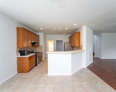 2322 Cool Springs Lane - Photo Thumbnail 13