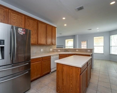 2322 Cool Springs Lane - Photo Thumbnail 8