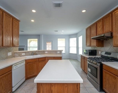 2322 Cool Springs Lane - Photo Thumbnail 9