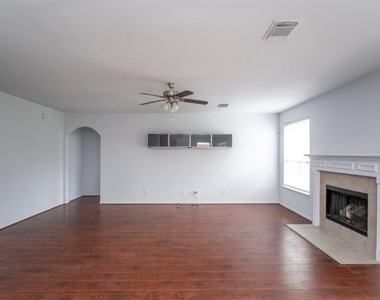 2322 Cool Springs Lane - Photo Thumbnail 19