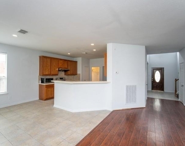 2322 Cool Springs Lane - Photo Thumbnail 16