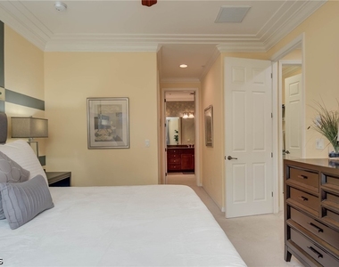 11220 Paseo Grande Boulevard - Photo Thumbnail 14