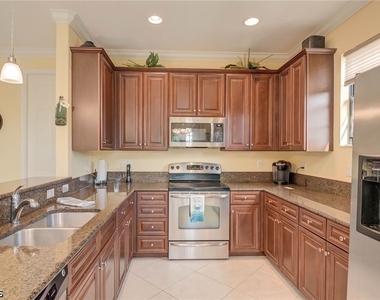 11220 Paseo Grande Boulevard - Photo Thumbnail 7