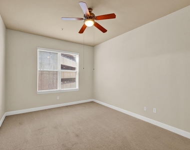 300 St Joseph Parkway - Photo Thumbnail 15