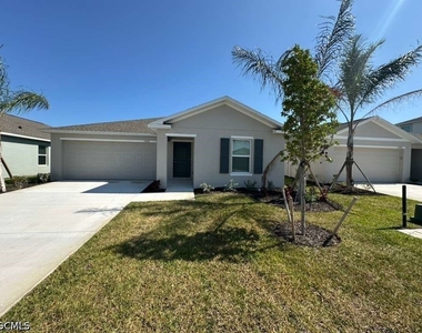 11918 Savanna Lakes Boulevard - Photo Thumbnail 2