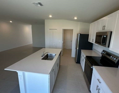 11918 Savanna Lakes Boulevard - Photo Thumbnail 9
