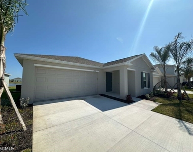 11918 Savanna Lakes Boulevard - Photo Thumbnail 4
