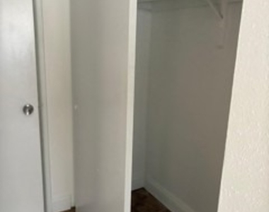 2855 Winkler Avenue - Photo Thumbnail 1