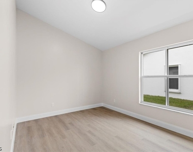 3358 Sabal Springs Boulevard - Photo Thumbnail 19