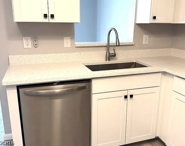4728 Orange Grove Boulevard - Photo Thumbnail 3