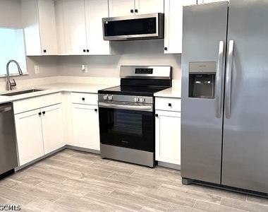 4728 Orange Grove Boulevard - Photo Thumbnail 2