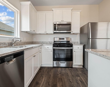 700 Jasmine Ridge Lane - Photo Thumbnail 8