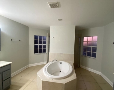 5100 Hanna Avenue N - Photo Thumbnail 7