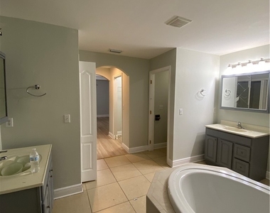 5100 Hanna Avenue N - Photo Thumbnail 8