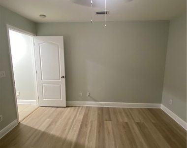 5100 Hanna Avenue N - Photo Thumbnail 3