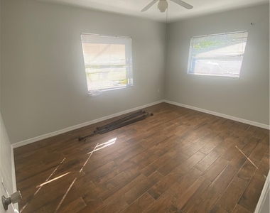 2143 W Tobago Circle - Photo Thumbnail 7