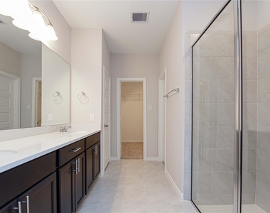 107 Silver Sky Court - Photo Thumbnail 13