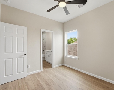 4354 Clover Street - Photo Thumbnail 14