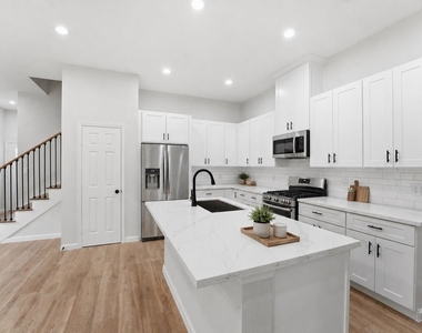 4354 Clover Street - Photo Thumbnail 24