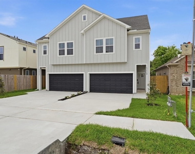 4354 Clover Street - Photo Thumbnail 1