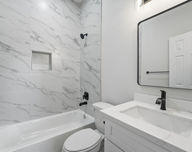 4354 Clover Street - Photo Thumbnail 8
