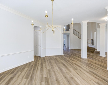 3007 Mullingar Walk - Photo Thumbnail 9
