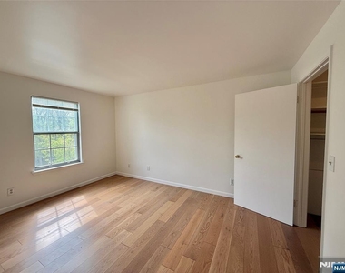 901 Tuliptree - Photo Thumbnail 4
