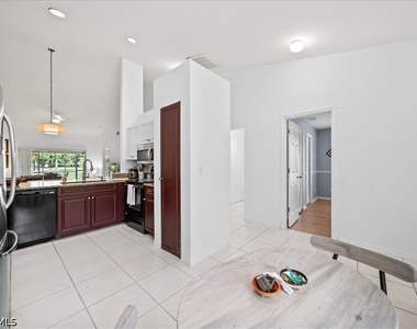 627 Saint Andrews Boulevard - Photo Thumbnail 5