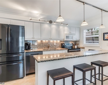 980 7th Avenue S - Photo Thumbnail 5