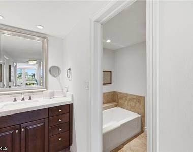 4031 Gulf Shore Boulevard N - Photo Thumbnail 27