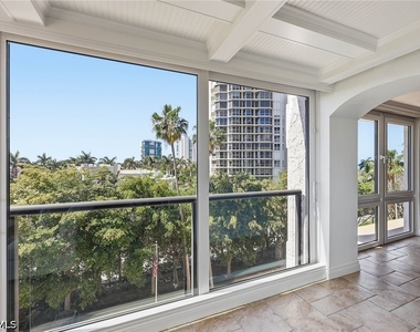 4031 Gulf Shore Boulevard N - Photo Thumbnail 18