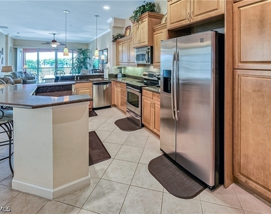 8600 Via Rapallo Drive - Photo Thumbnail 12