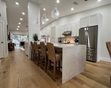 7087 Barrington Circle - Photo Thumbnail 28