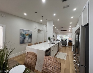 7087 Barrington Circle - Photo Thumbnail 16