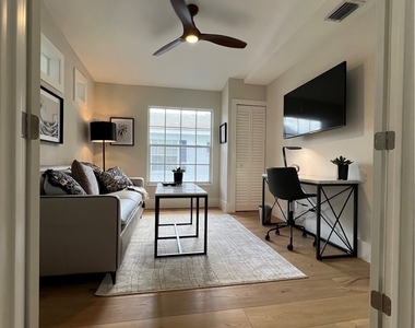 7087 Barrington Circle - Photo Thumbnail 4