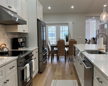 7087 Barrington Circle - Photo Thumbnail 39