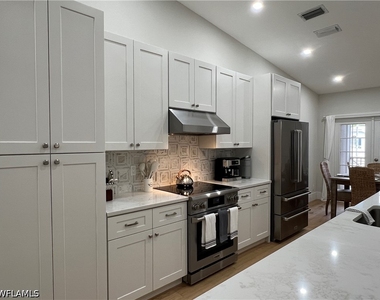 7087 Barrington Circle - Photo Thumbnail 32