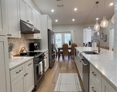 7087 Barrington Circle - Photo Thumbnail 38