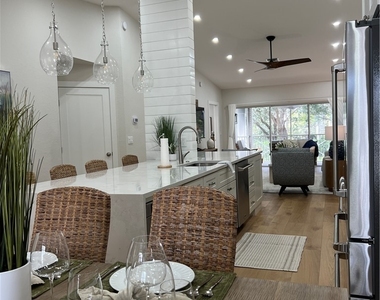 7087 Barrington Circle - Photo Thumbnail 17