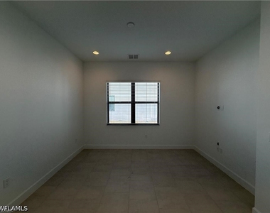 20623 Fair Oak Lane - Photo Thumbnail 6