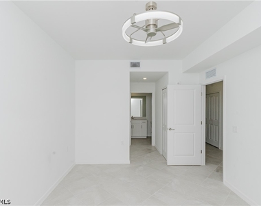 18451 Copperhead Court N - Photo Thumbnail 9