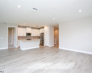 2626 Seychelles Circle - Photo Thumbnail 8