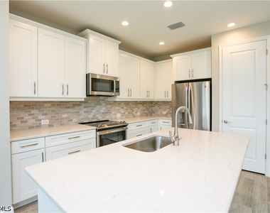 2626 Seychelles Circle - Photo Thumbnail 12