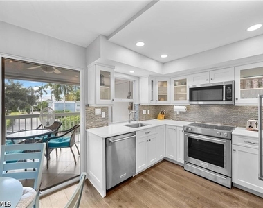 1222 Gordon Drive - Photo Thumbnail 6