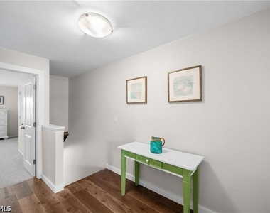 1222 Gordon Drive - Photo Thumbnail 14