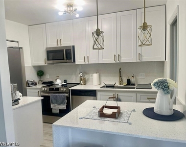 788 Park Shore Drive - Photo Thumbnail 3
