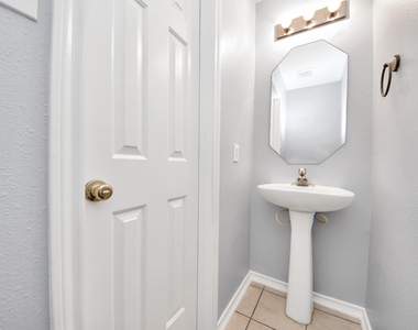 16526 Cairngrove Lane - Photo Thumbnail 7