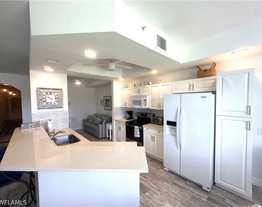 2880 Cypress Trace Circle - Photo Thumbnail 9