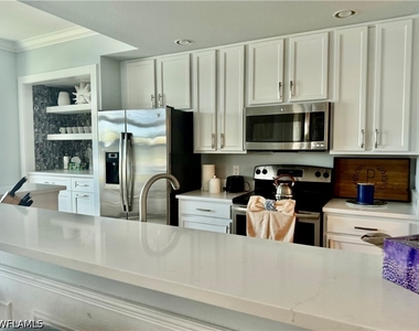 9514 Avellino Way - Photo Thumbnail 25